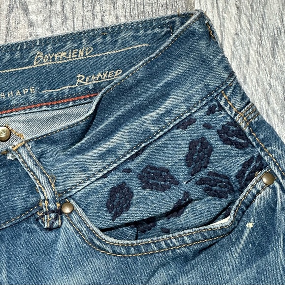 EDDIE BAUER Relaxed BOYFRIEND Floral  Embroidered Distressed Patchwork Jeans 6 - Picture 4 of 15
